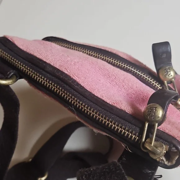 Juicy Couture 🥳 HOST PIC🥳 y2k Velour Crown Juicy Small Crossbody Bag - Picture 10 of 17